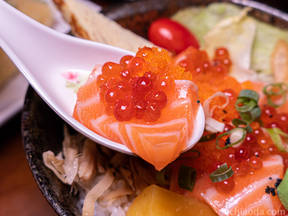 泉香平價日式料理　鮭魚親子丼
