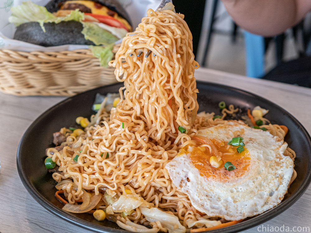 GA U x brunch 早午餐加油站 招牌炒泡麵+蛋